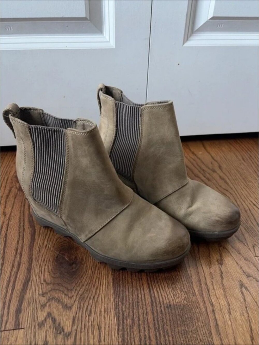 Sorel Boots Women’s Size 8 Joan of Arctic Wedge II Chelsea Leather